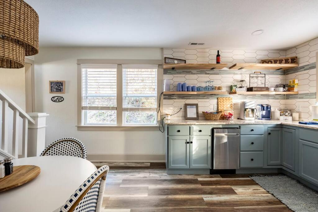 Riverside Relaxer W/Hot Tub+Fire Pit +Wifi & View Franklin Bagian luar foto