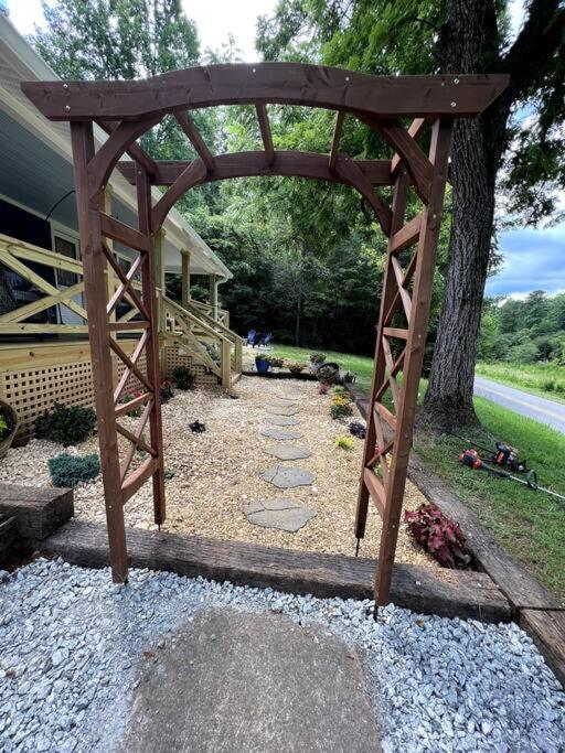 Riverside Relaxer W/Hot Tub+Fire Pit +Wifi & View Franklin Bagian luar foto