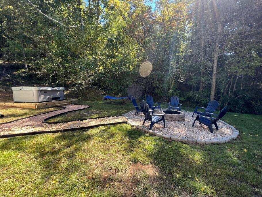 Riverside Relaxer W/Hot Tub+Fire Pit +Wifi & View Franklin Bagian luar foto