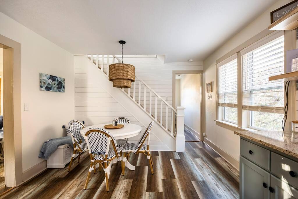 Riverside Relaxer W/Hot Tub+Fire Pit +Wifi & View Franklin Bagian luar foto