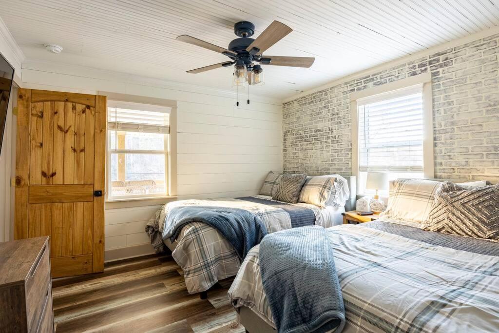Riverside Relaxer W/Hot Tub+Fire Pit +Wifi & View Franklin Bagian luar foto