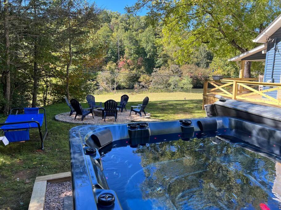Riverside Relaxer W/Hot Tub+Fire Pit +Wifi & View Franklin Bagian luar foto