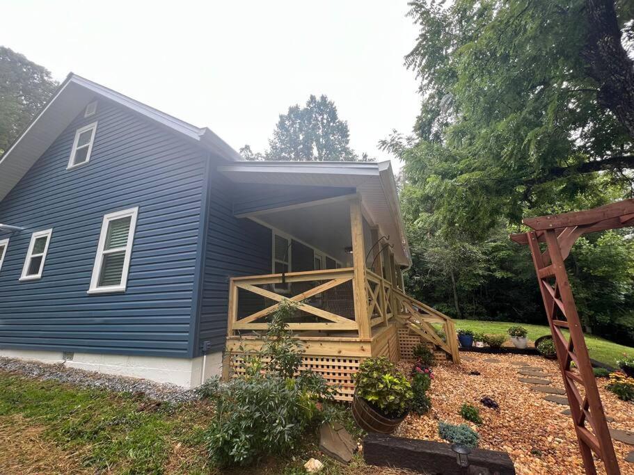 Riverside Relaxer W/Hot Tub+Fire Pit +Wifi & View Franklin Bagian luar foto