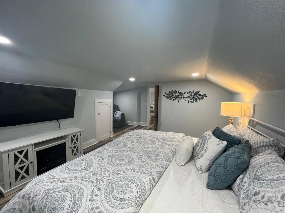 Riverside Relaxer W/Hot Tub+Fire Pit +Wifi & View Franklin Bagian luar foto