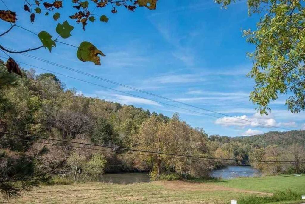 Riverside Relaxer W/Hot Tub+Fire Pit +Wifi & View Franklin Bagian luar foto