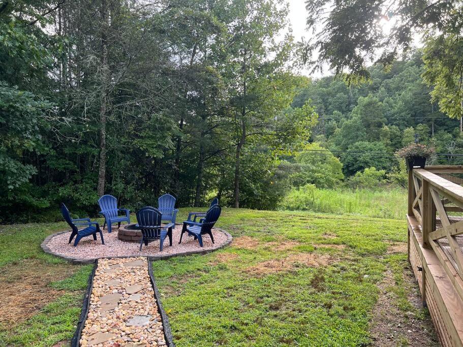 Riverside Relaxer W/Hot Tub+Fire Pit +Wifi & View Franklin Bagian luar foto