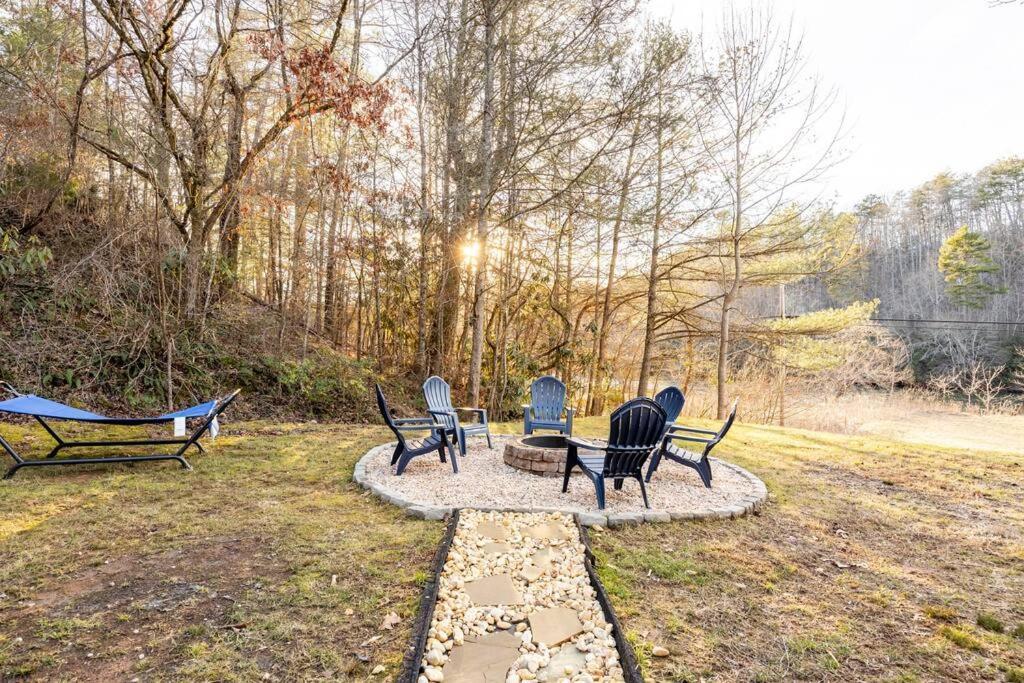Riverside Relaxer W/Hot Tub+Fire Pit +Wifi & View Franklin Bagian luar foto